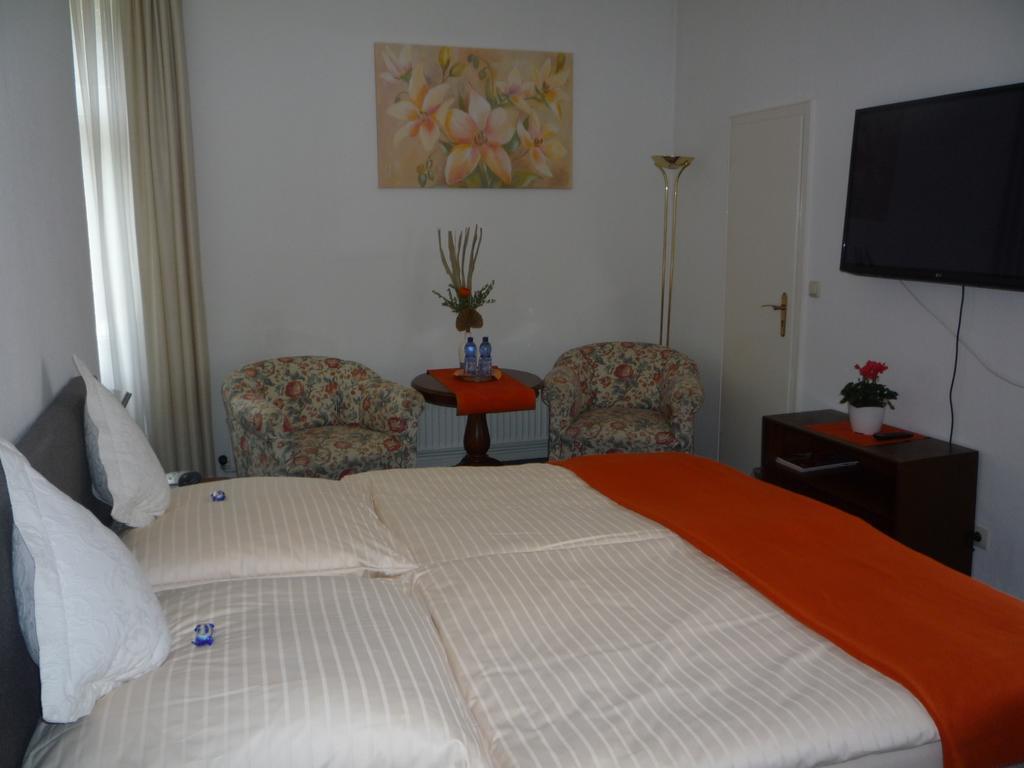 Hotel Carolinenhof Bad Pyrmont Buitenkant foto
