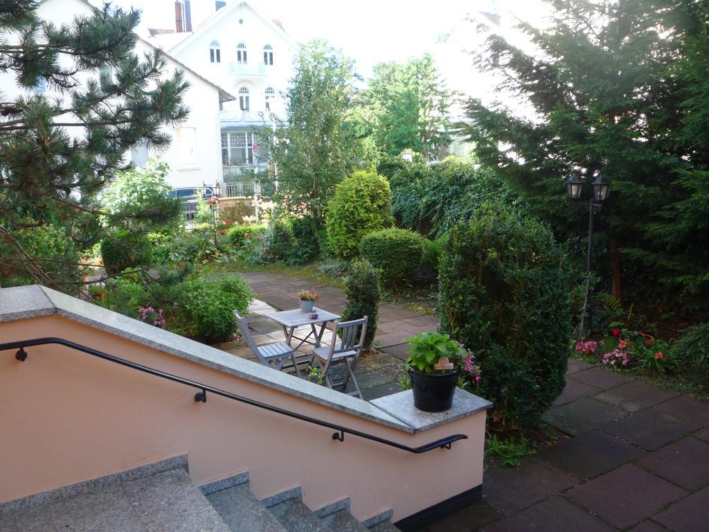 Hotel Carolinenhof Bad Pyrmont Buitenkant foto