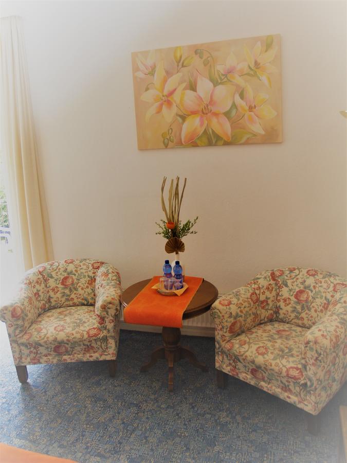 Hotel Carolinenhof Bad Pyrmont Buitenkant foto