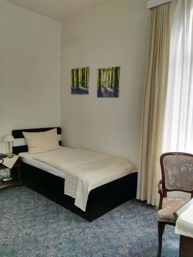Hotel Carolinenhof Bad Pyrmont Buitenkant foto