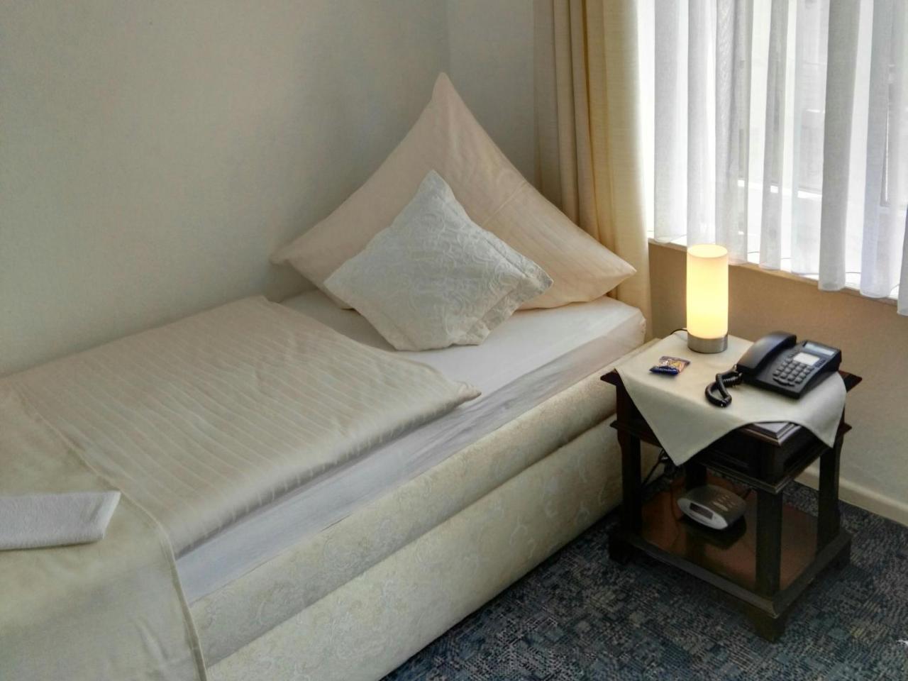 Hotel Carolinenhof Bad Pyrmont Buitenkant foto